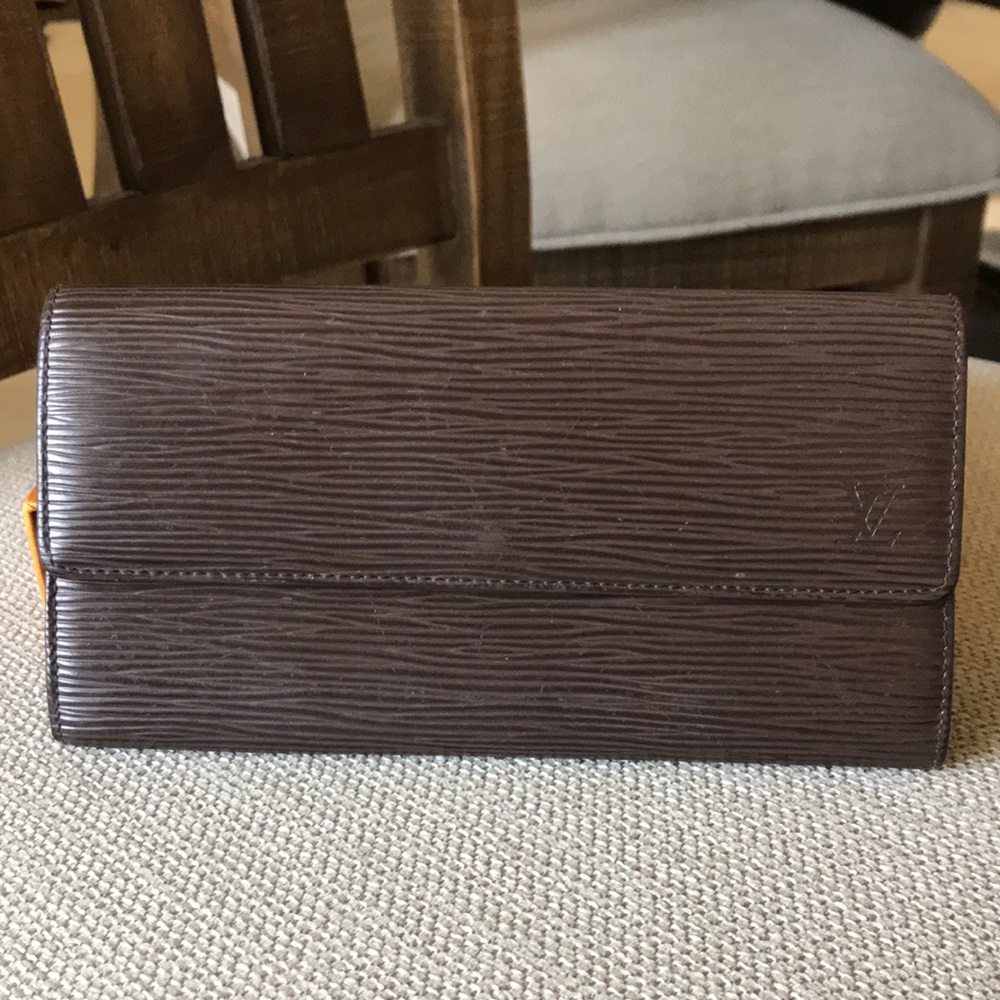 Louis Vuitton Epi Noe Sarah Wallet